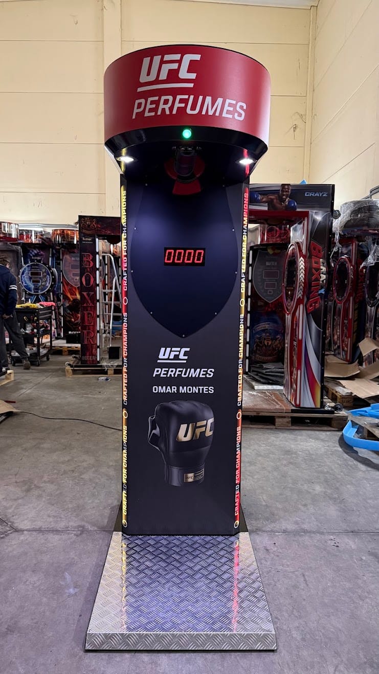 Máquina de boxeo personalizada para Omar Montes